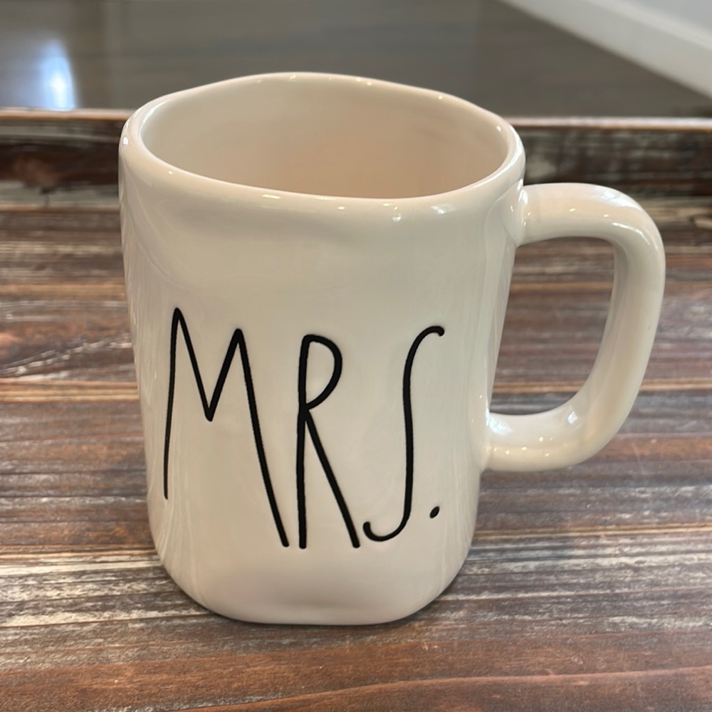 Rae Dunn by magenta ‘MRS.’ mug